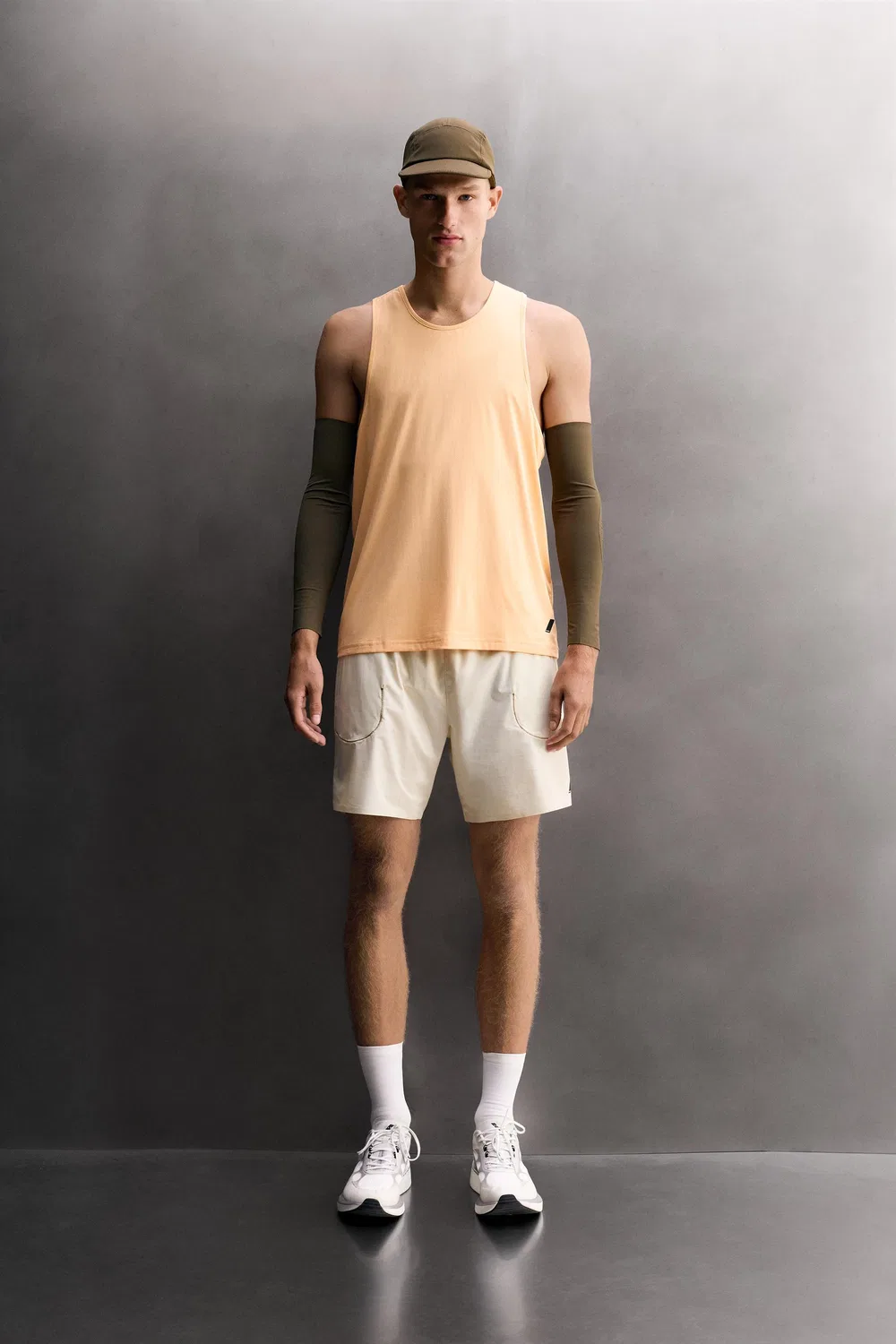 7-дюймовые беговые шорты ZARA, Bone