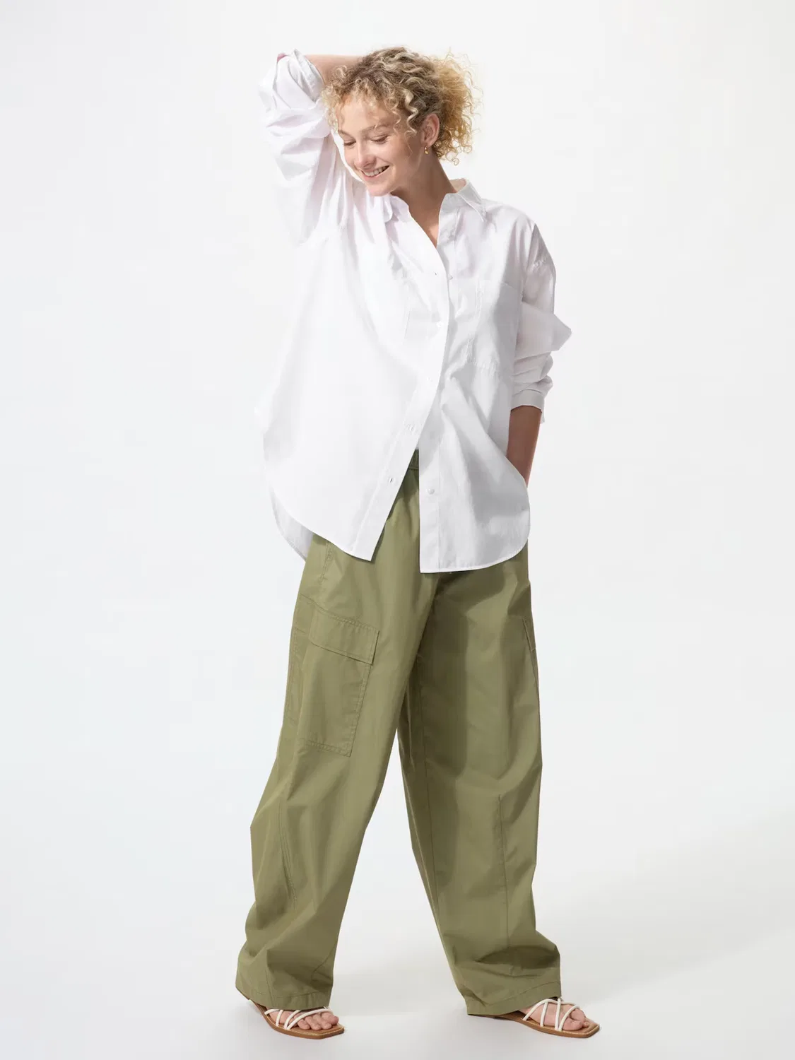Брюки Uniqlo, рабочие, удлиненный крой, оливковый