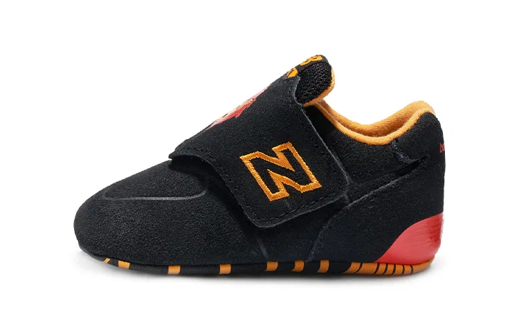 Детские кроссовки для малышей с удобной шнуровкой New Balance, Wide (W), цвет не указан