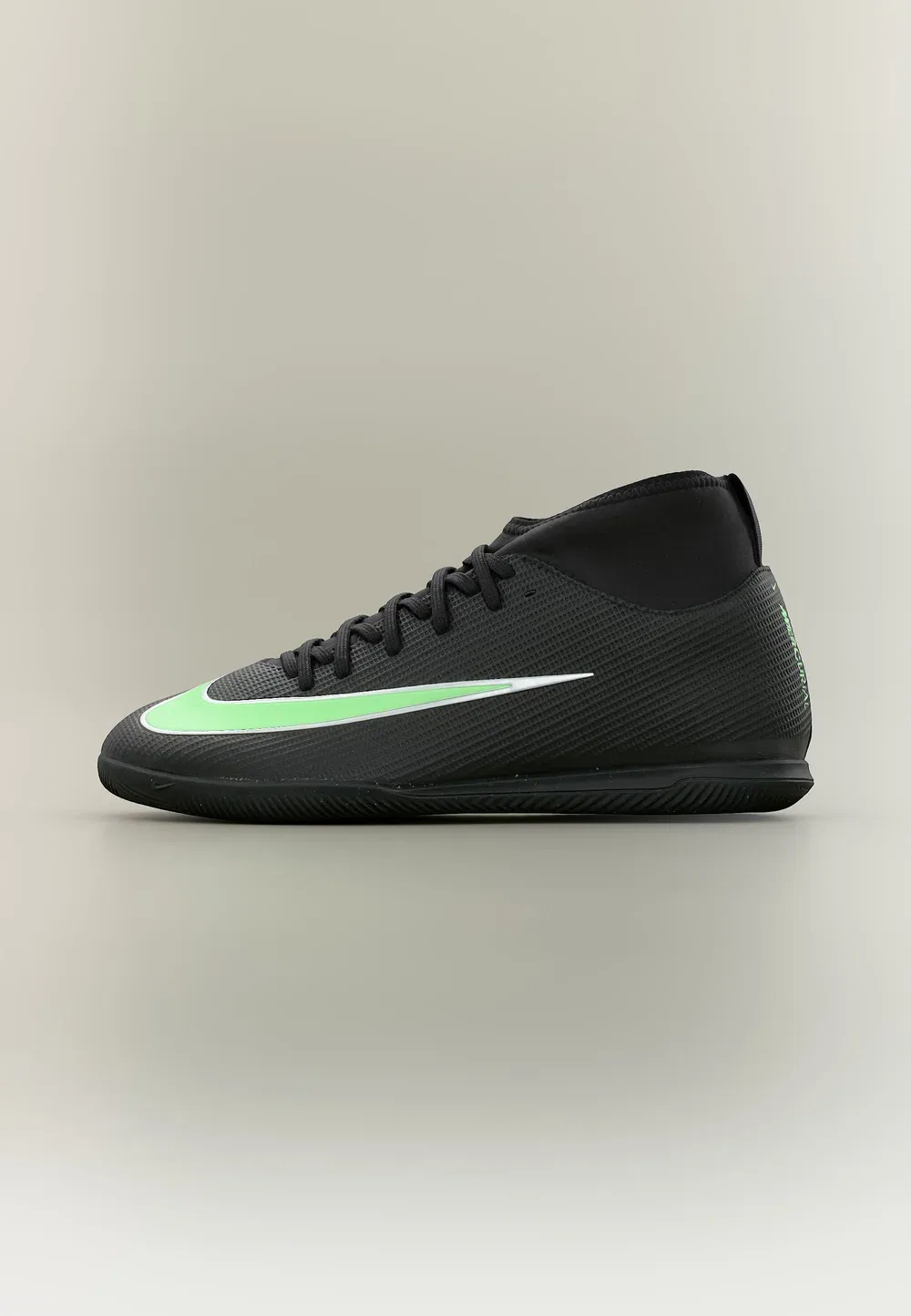 Детские футбольные бутсы Jr Mercurial Superfly 11 Club IC унисекс - для игры в помещении Nike Performance, Black/Illusion Green