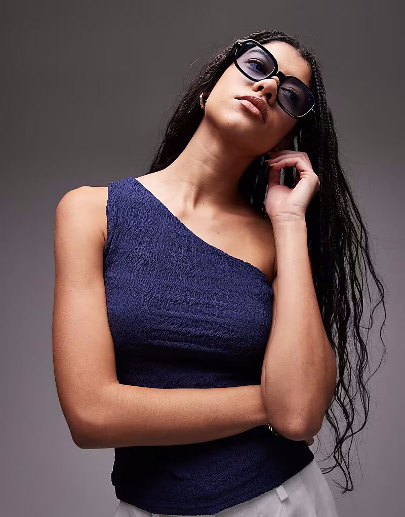 

Топ Topshop с жатым лифом на одно плечо темно-синего цвета