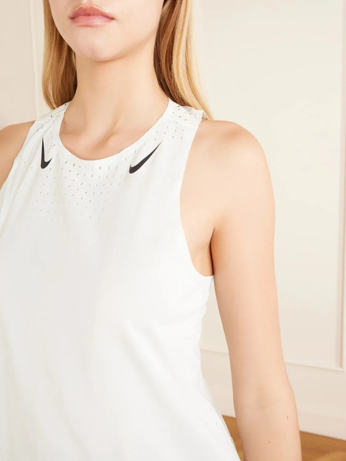 Перфорированная майка AeroSwift Dri-FIT ADV Nike, белый — фото 4