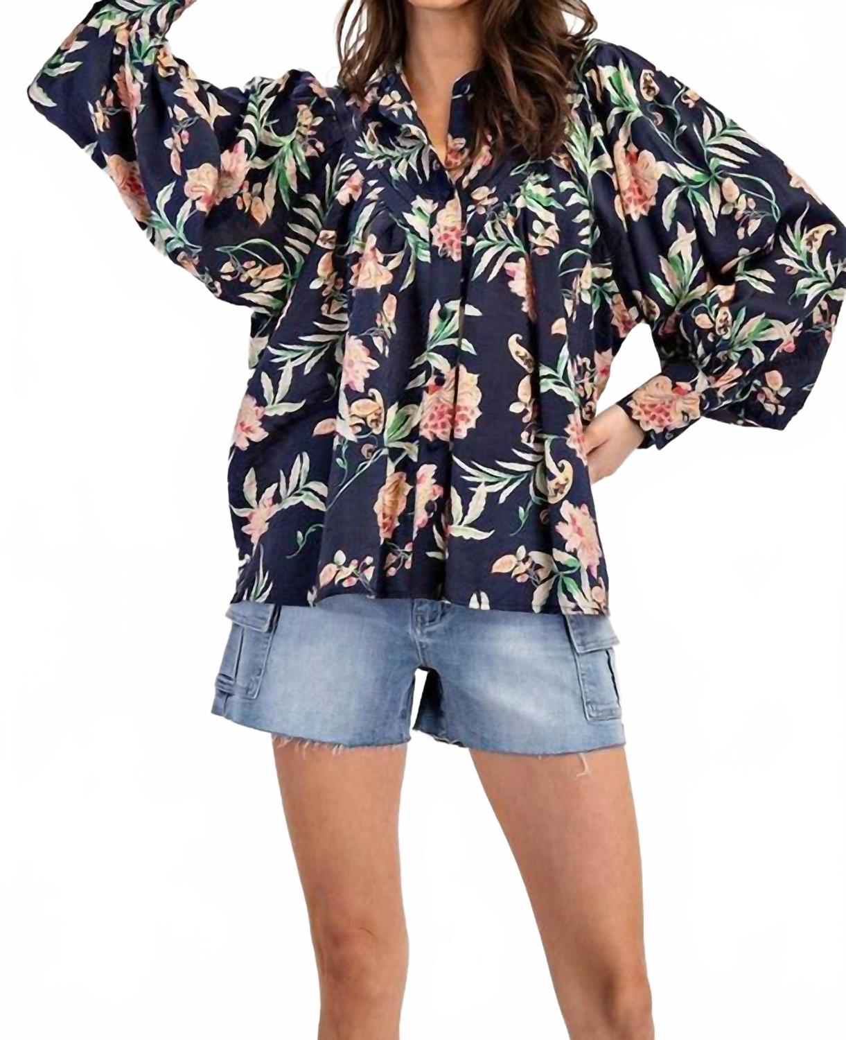 

Синий разноцветный топ с длинными рукавами и плиссированной отделкой в цветочном принте Eesome