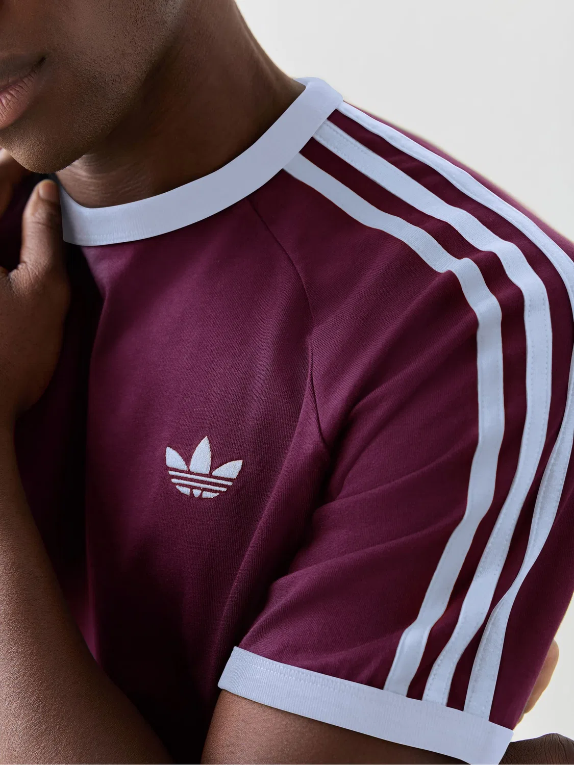 Футболка adidas Originals 3-Stripes Cali Tee, бордово-красный — фото 4