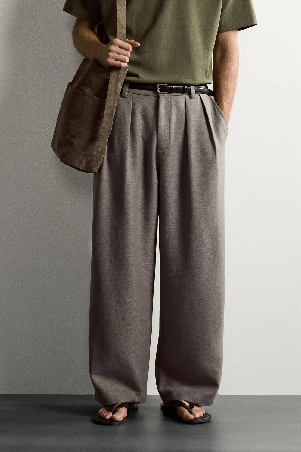 Брюки свободного кроя с текстурированной плиссировкой ZARA, Grey green — фото 2