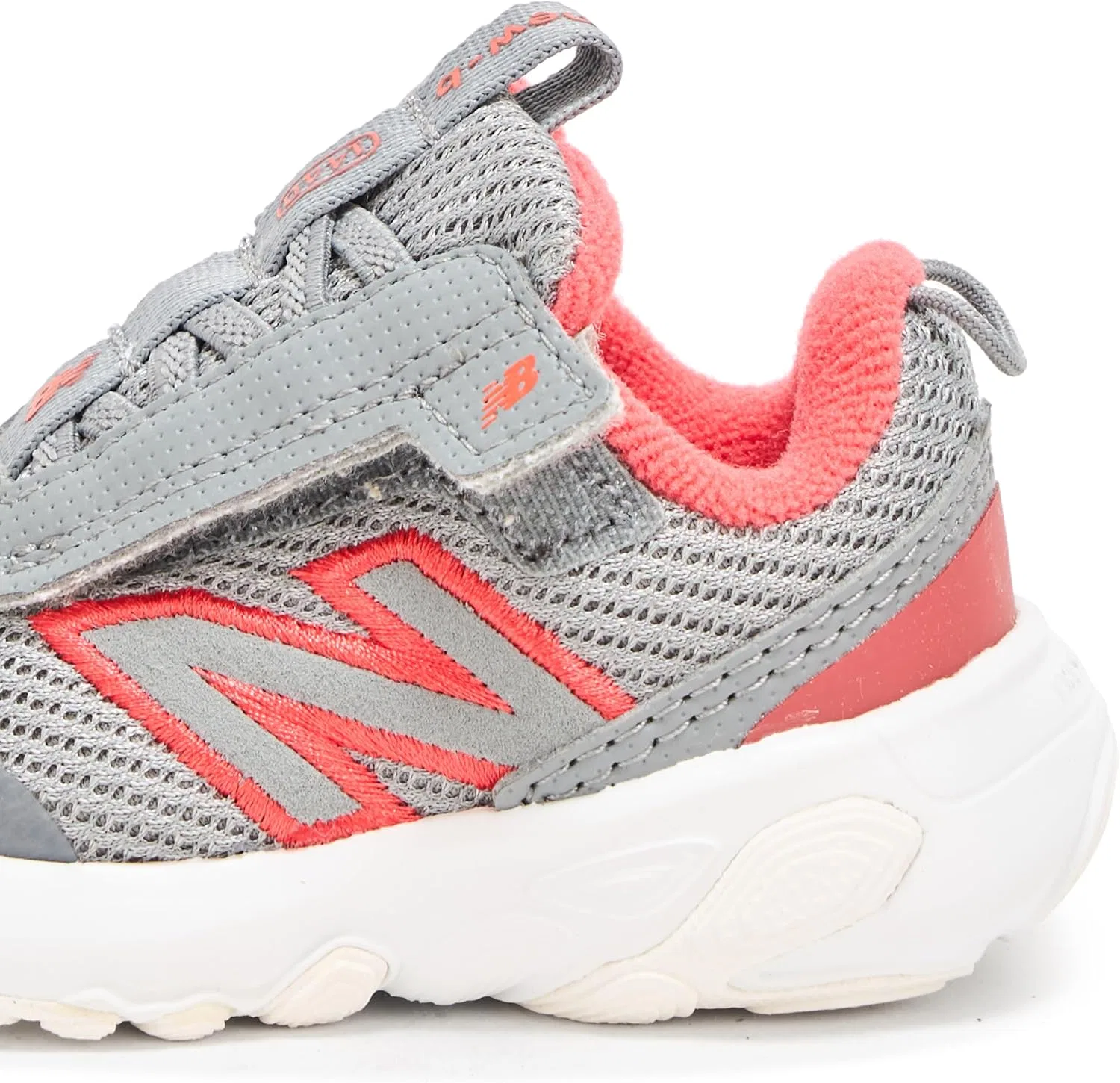 Детские кроссовки для мальчиков с липучкой New Balance, Slate Grey/Blast Red — фото 4