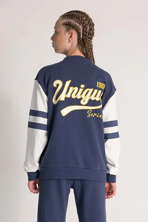 Детский кардиган для девочек с принтом College Cardigan With Embroidered Front And Printed Back With Snap Closure Generic Brands, Navy Blue — фото 2
