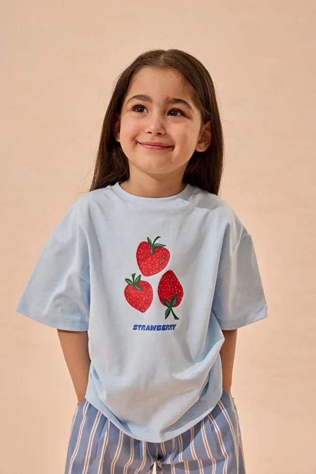 Детская футболка с принтом Strawberry Print Oversize Cotton T-Shirt Fahhar Kids, Blue — фото 2