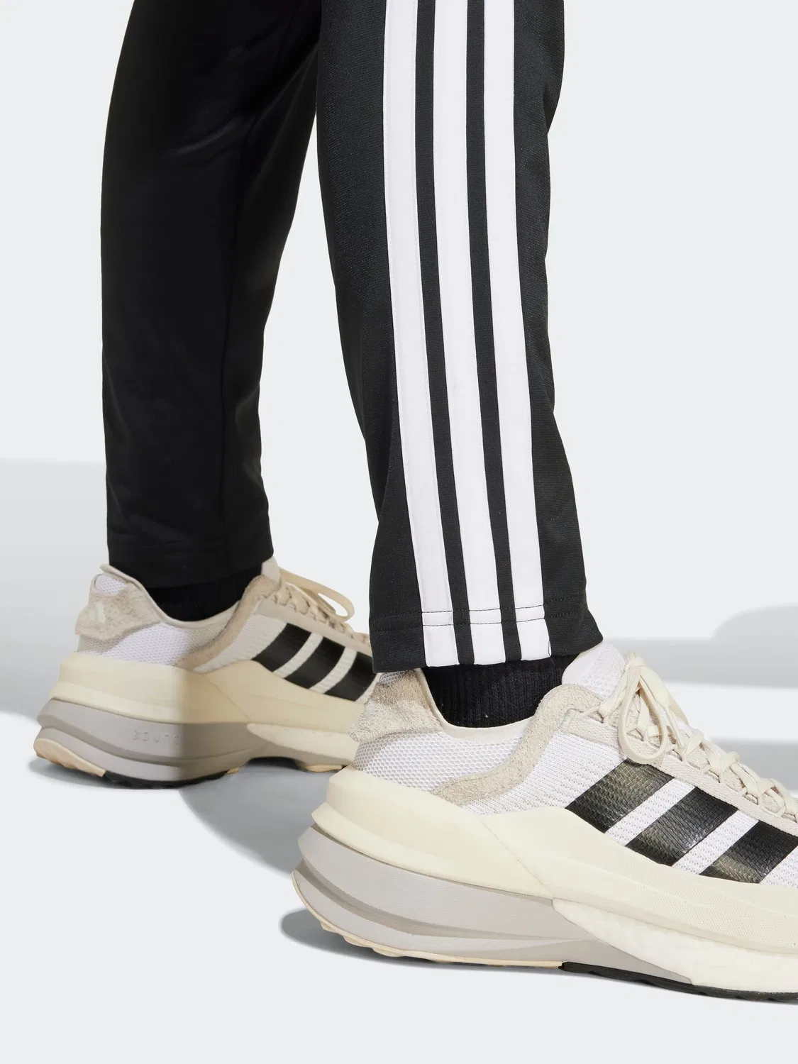 Костюм спортивный Tiberio 3-Stripes Tricot adidas, черный — фото 4