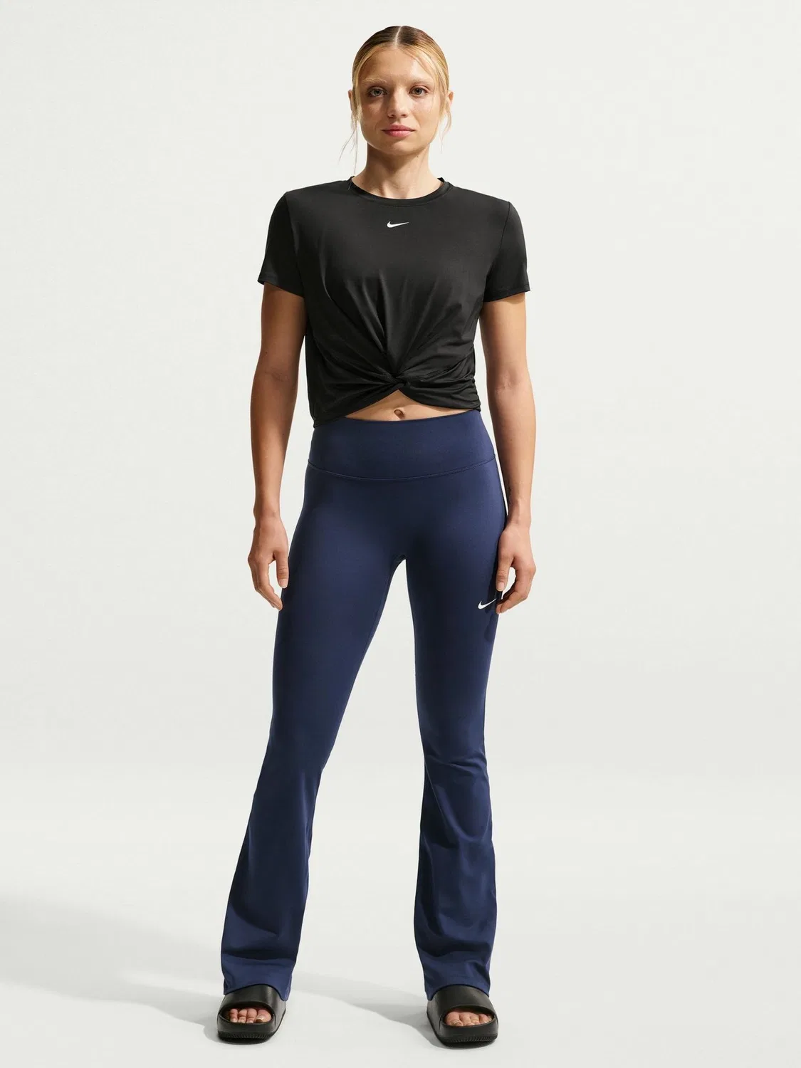 Топ Nike One Classic Twist Dri-FIT с коротким рукавом, черный