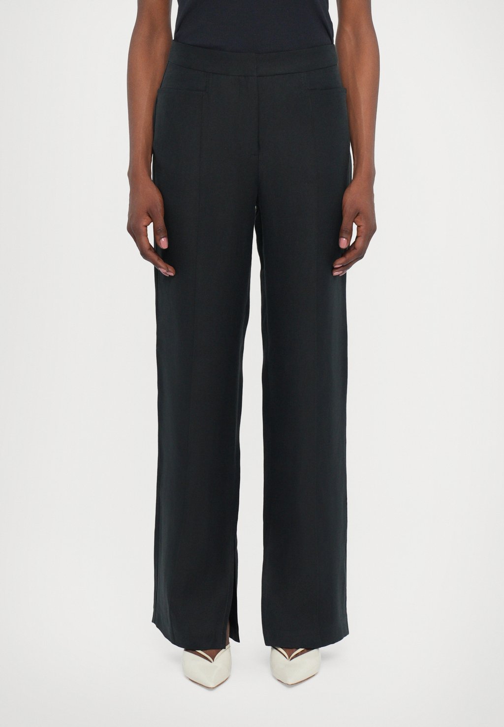 

Брюки STRAIGHT SUITING REMAIN, черный