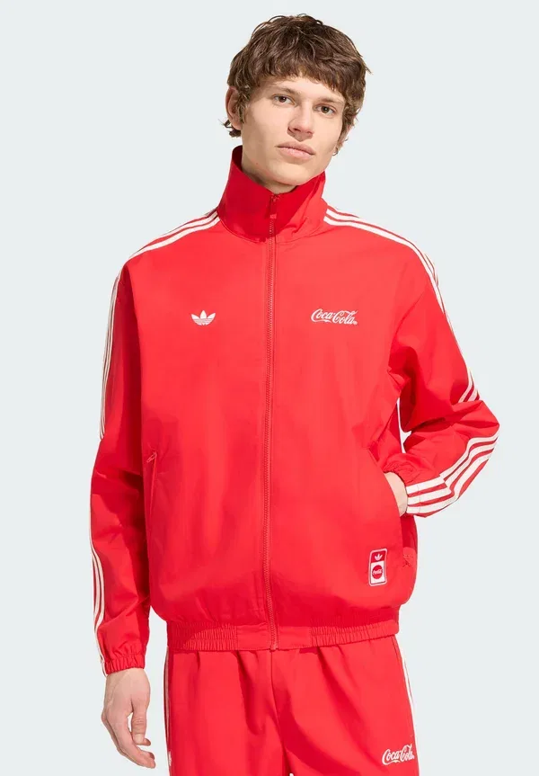 Спортивная куртка Coca-cola Classic Sport Firebird - легкая куртка Adidas Originals, ярко-красный — фото 2