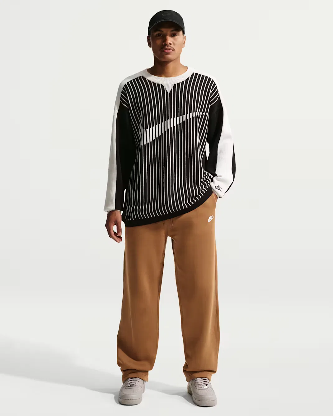 Мужские флисовые брюки с открытым низом Nike Club, Ale Brown/Ale Brown/White