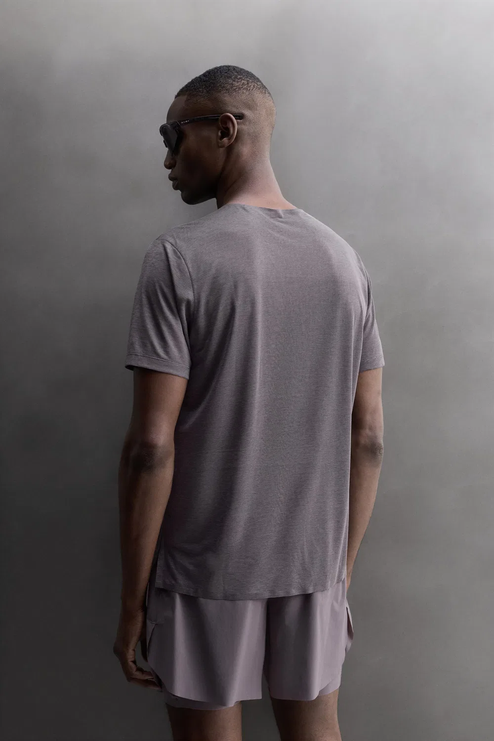 ЛЕГКАЯ СТРУКТУРИРОВАННАЯ ФУТБОЛКА ДЛЯ БЕГА ZARA, Dark Purple — фото 3