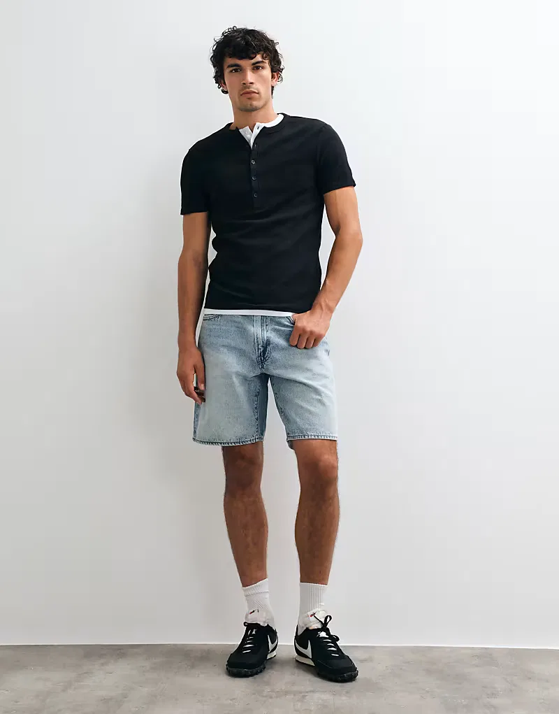 Джинсовые шорты Levi's 468 свободного кроя, светло-голубые — фото 2