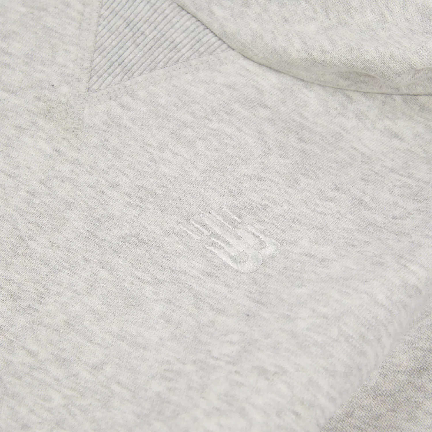 Детское худи с капюшоном из флиса Brush Back Small Logo New Balance, Ash Heather With Grey — фото 3
