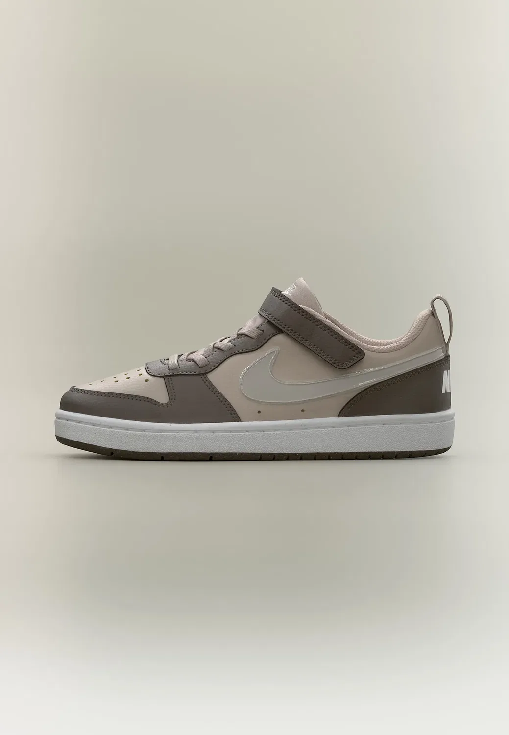 Кроссовки унисекс Court borough Nike Sportswear, Moon Particle/White/Cave Stone/White