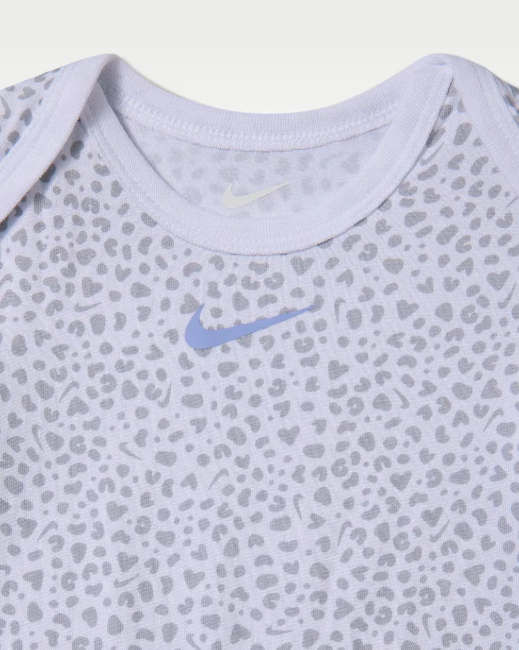 Детский комплект из двух предметов (0-6 месяцев) с принтом в горошек Nike Essentials, Light Smoke Grey — фото 3