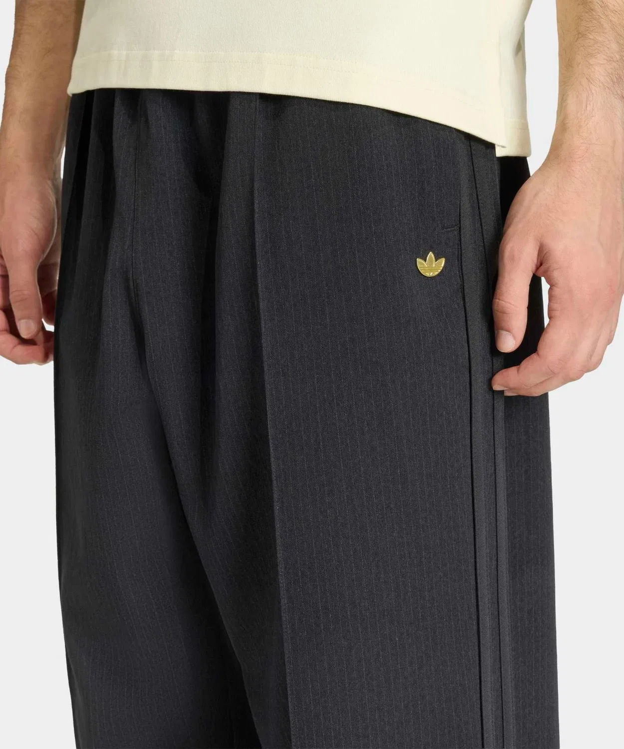Мужские спортивные штаны свободного кроя с принтом Firebird Pinstripe, Adidas, Black — фото 3