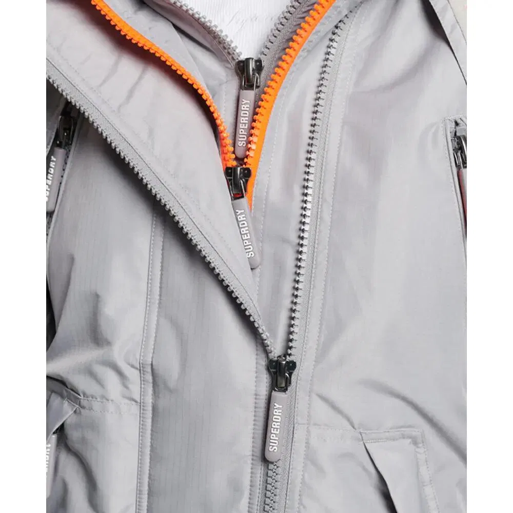 Женская ветрозащитная куртка Mountain Superdry, Grau — фото 4