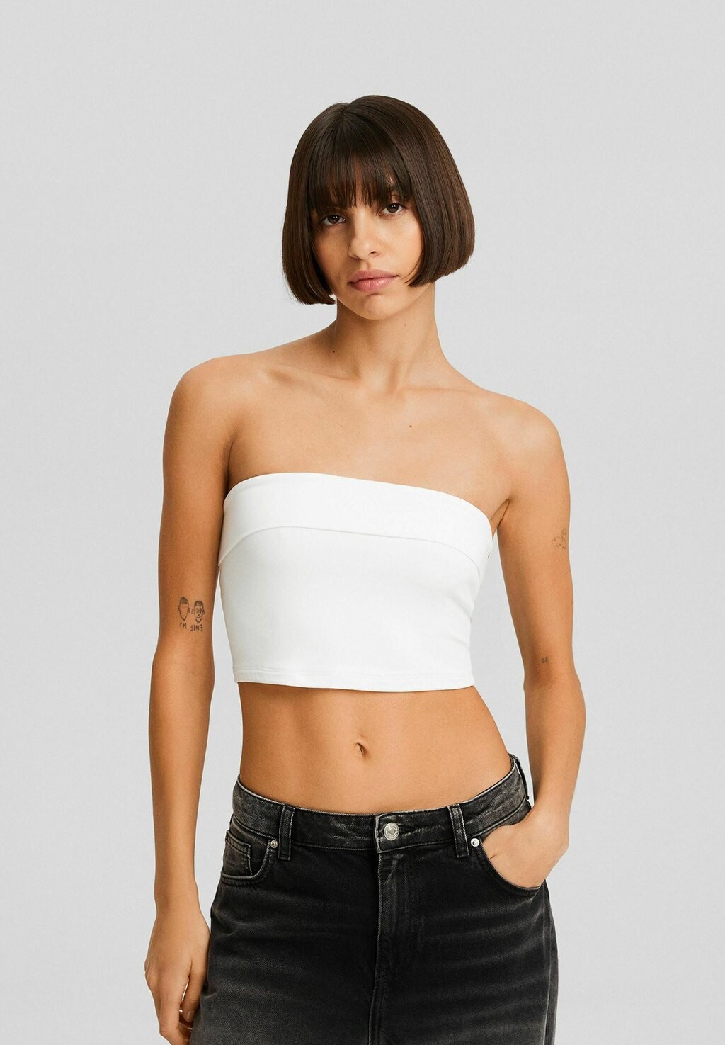 

Топ Turn-Up Hem-Bandeau Bershka, бежевый