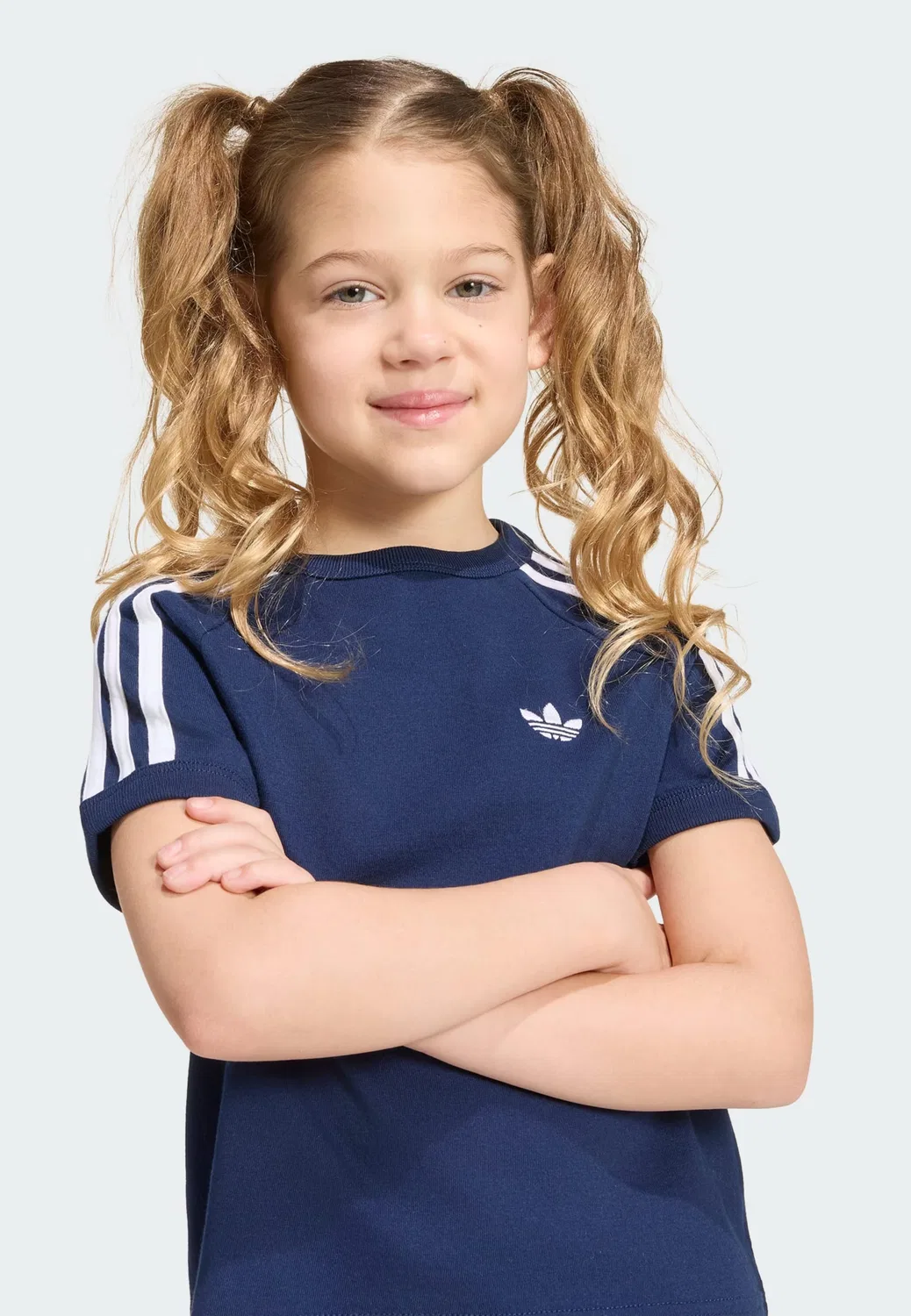 Футболка Adidas Originals темно-синего цвета — фото 4