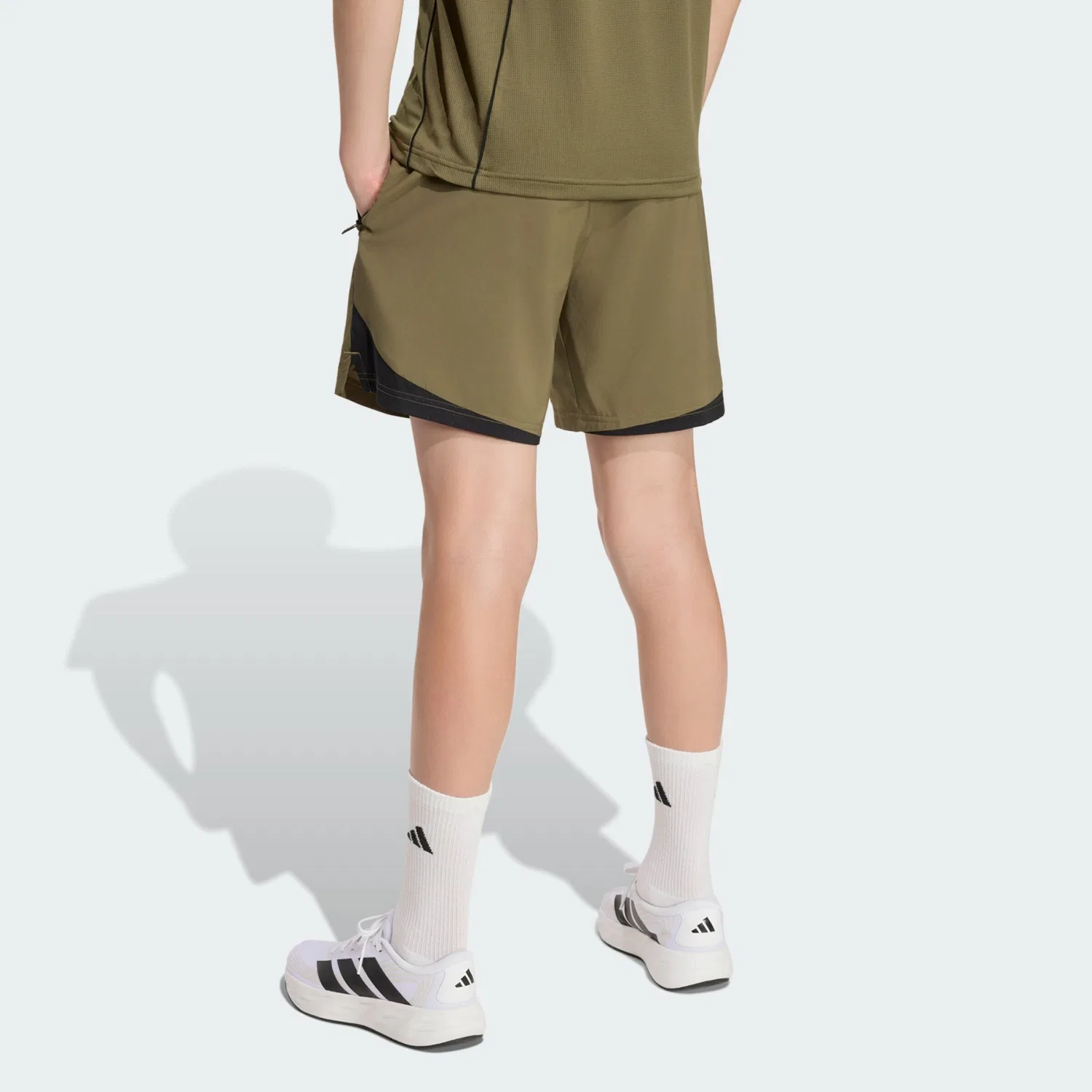 Спортивные шорты Adidas Sportswear свободного кроя в цвете Технологическая одежда, зеленый — фото 3