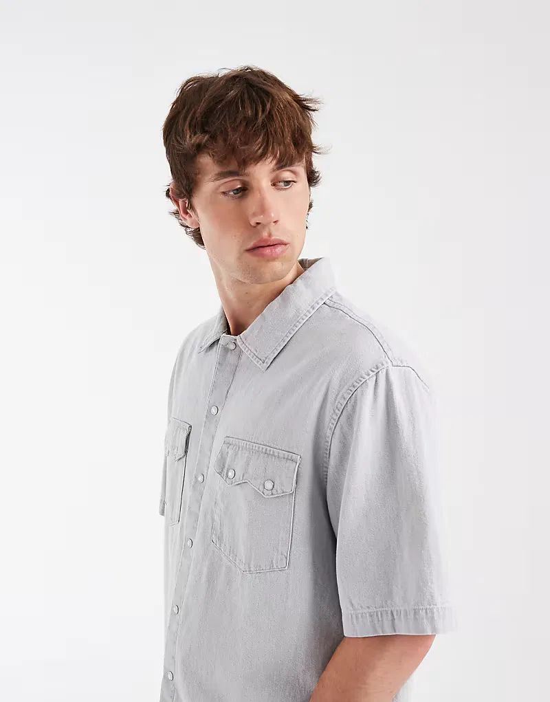 Легкая джинсовая рубашка Levi's свободного кроя в стиле вестерн, серый — фото 4