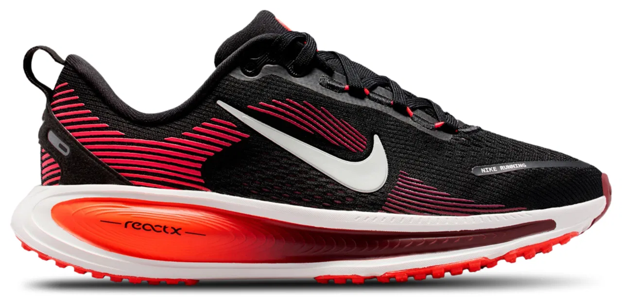 Кроссовки для девочек Vomero 18 Nike, цвет Crimson/Black/Summit White