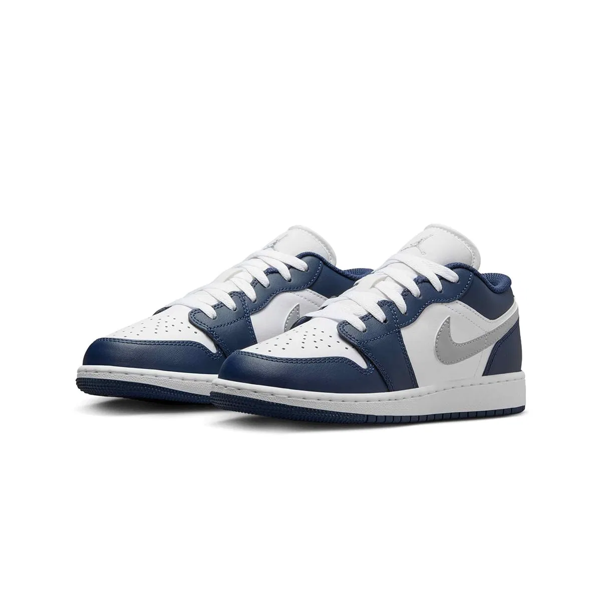 Детские кроссовки для мальчиков Air Jordan 1 Low NIKE, White Grey Wolf Navy Blue Midnight — фото 2