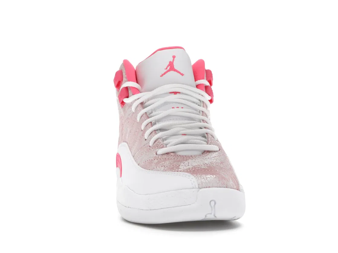Детские кроссовки Lifestyle с замшевым верхом Jordan 12 Retro Jordan, White/Arctic Punch-Hyper Pink — фото 2