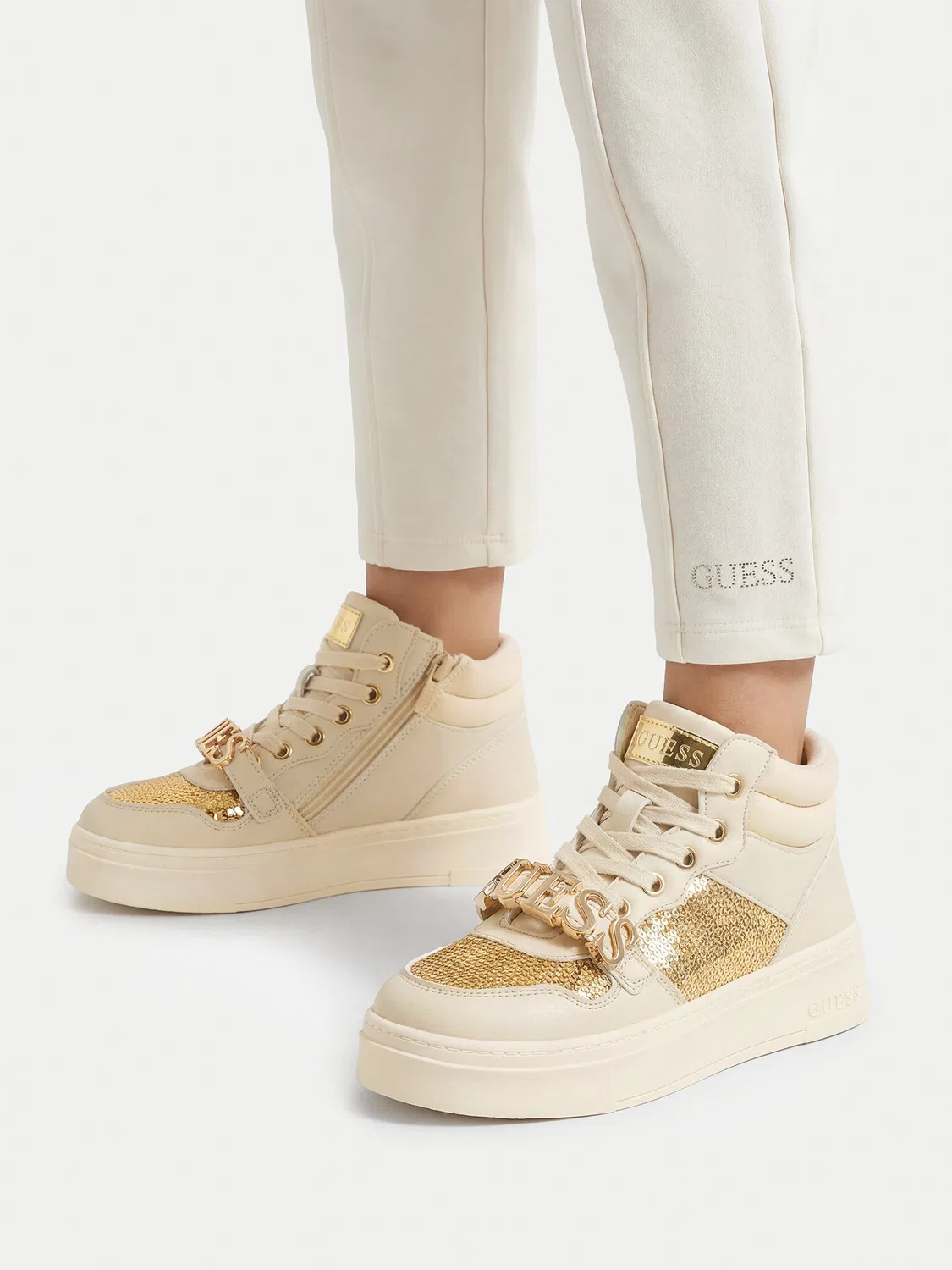 Кроссовки цвета экрю для девочки Guess, кремовый