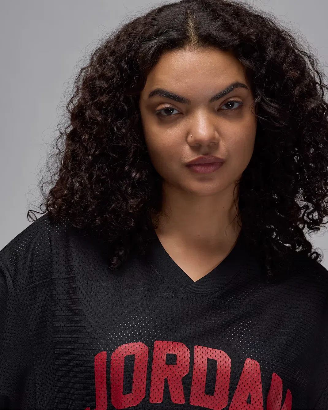Женская сетчатая футболка Jordan Brooklyn, Black/Gym Red — фото 3
