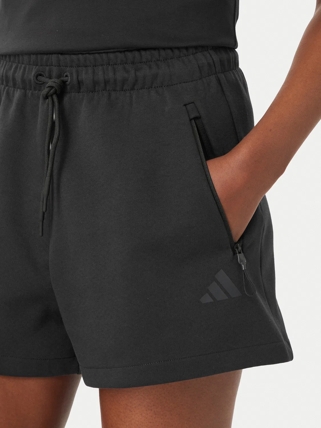 Женские спортивные шорты свободного кроя Z.N.E Adidas, черный — фото 4