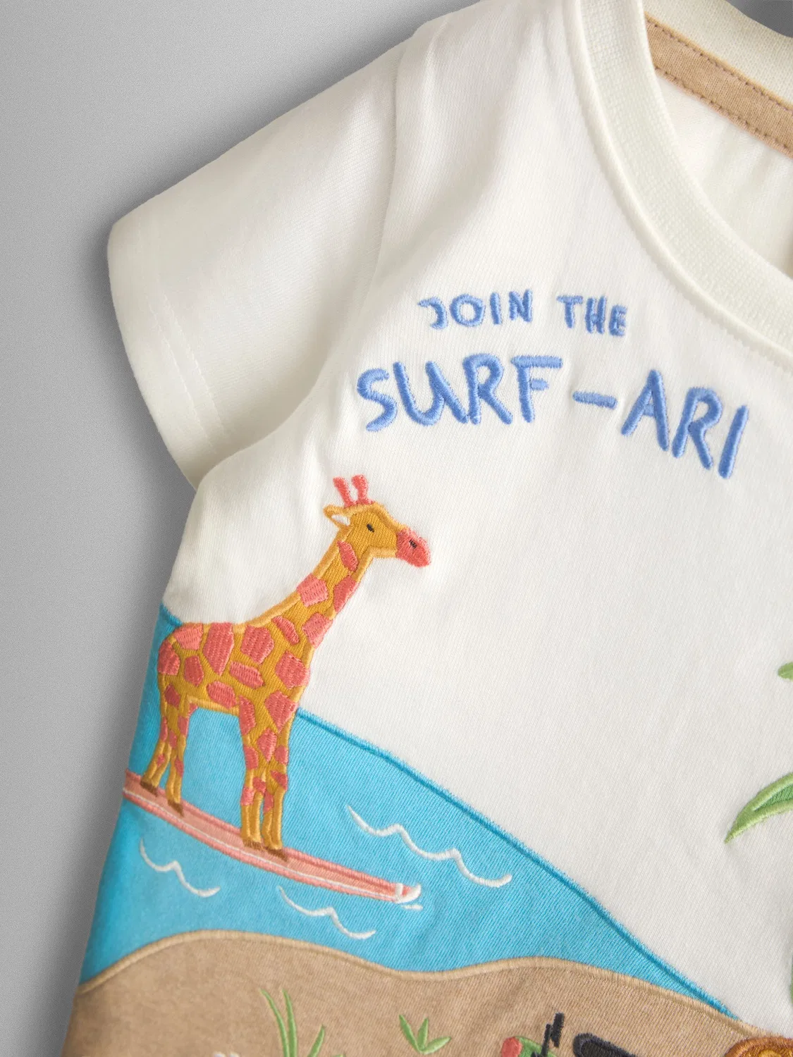 Футболка с аппликацией Surfari Scene Jojo Maman Bébé, кремовый — фото 3