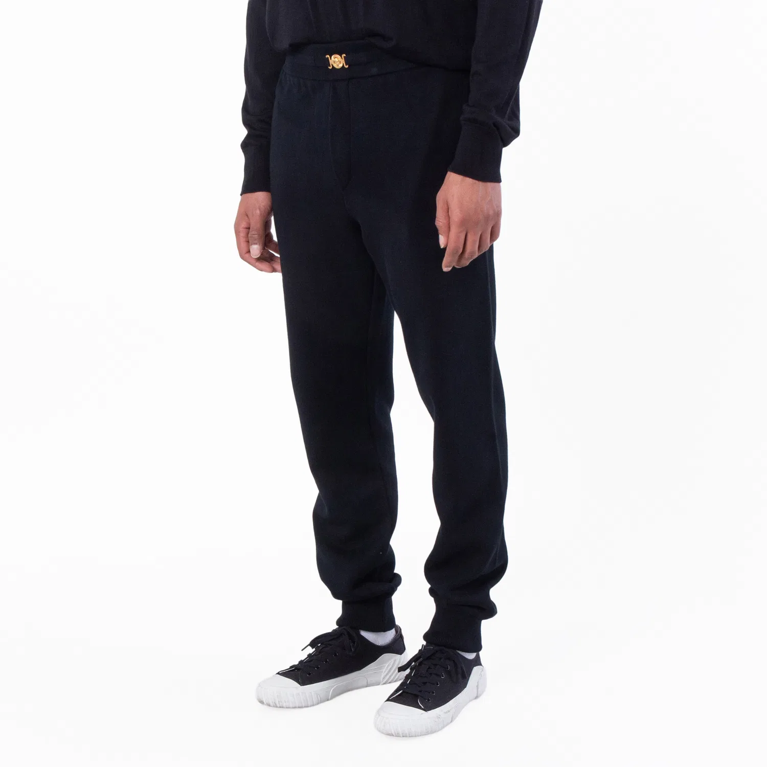 Брюки спортивные из кашемира Cashmere-Blend Knit Sweatpants Versace, Black — фото 2