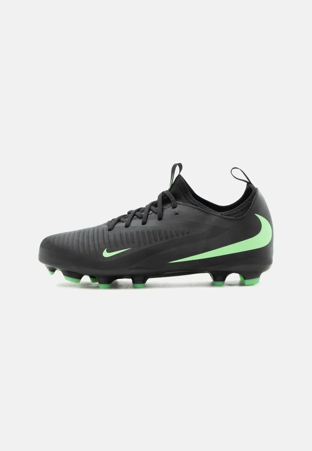 Футбольные бутсы Jr Phantom 6 Low Academy FG/MG унисекс для искусственного газона Nike Performance, Black/Illusion Green