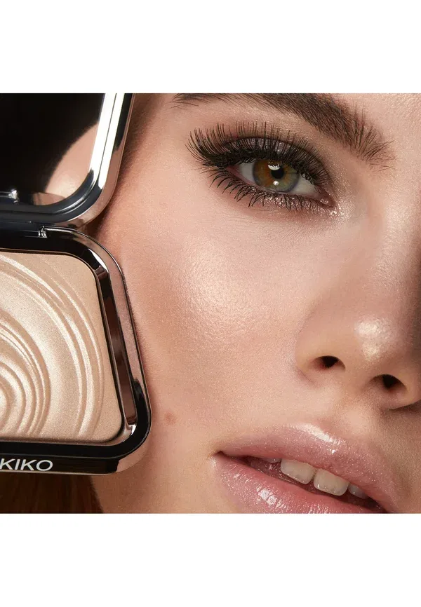 Хайлайтер Glow Fusion Intense Powder 10.5 г Kiko Milano, цвет champagne — фото 3