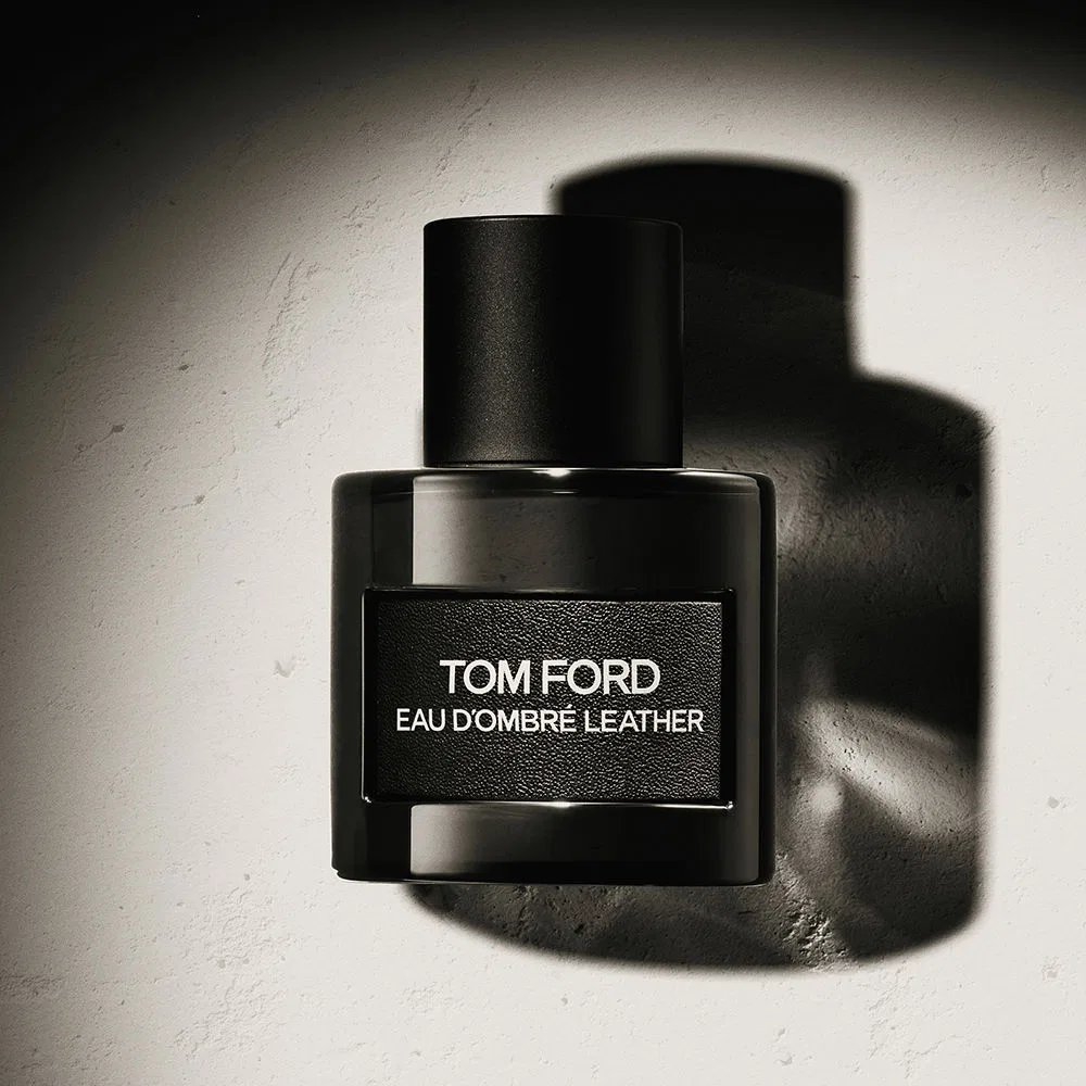 Туалетная вода 50 мл с амберово-кожаным ароматом EAU D’OMBRÉ LEATHER Tom Ford — фото 2