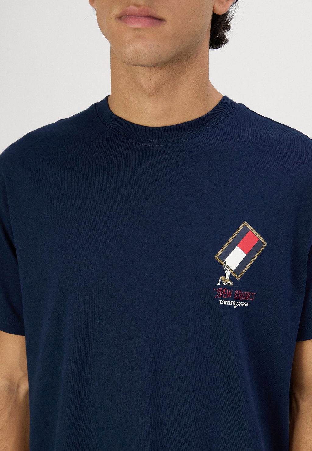 

Футболка с принтом NOVELTY TEE Tommy Jeans, темно-синий