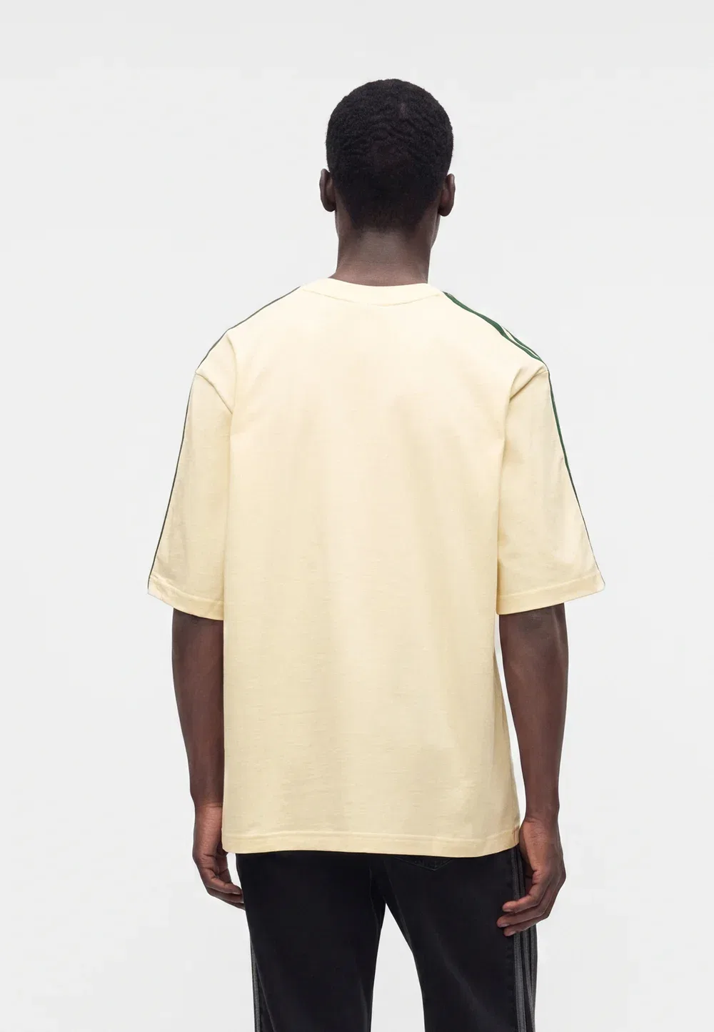 Футболка унисекс - базовая футболка Adidas Originals, Warm Vanilla/Collegiate Green — фото 2