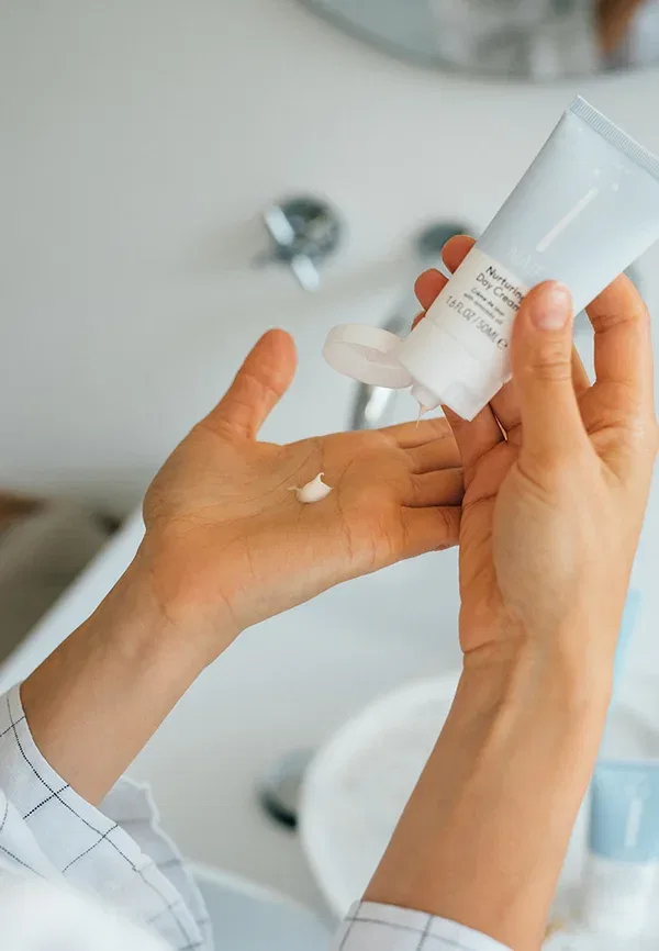 Крем для лица увлажняющий Nurturing day cream Naif 50 мл — фото 4