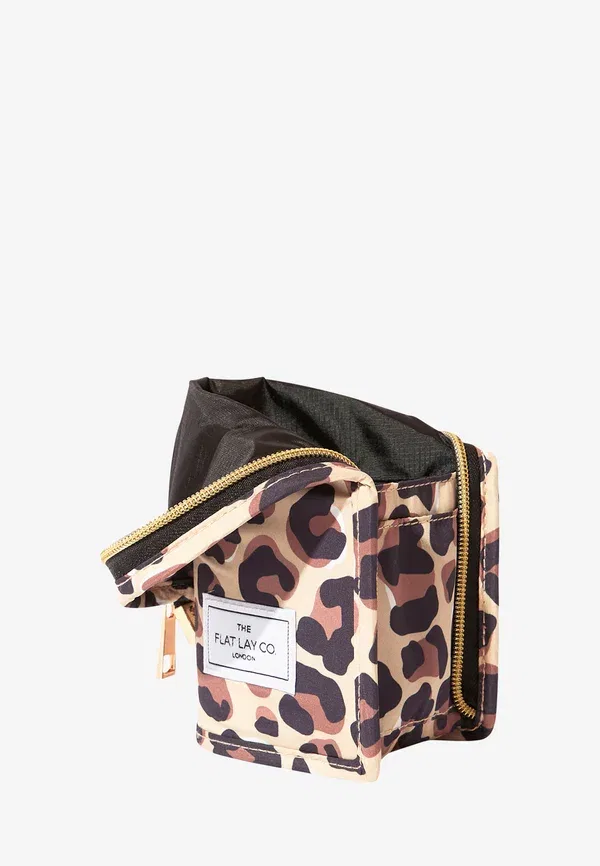 Косметичка с подставкой для кистей, чехол, The Flat Lay Co, Leopard Print The Flat Lay Co. — фото 3