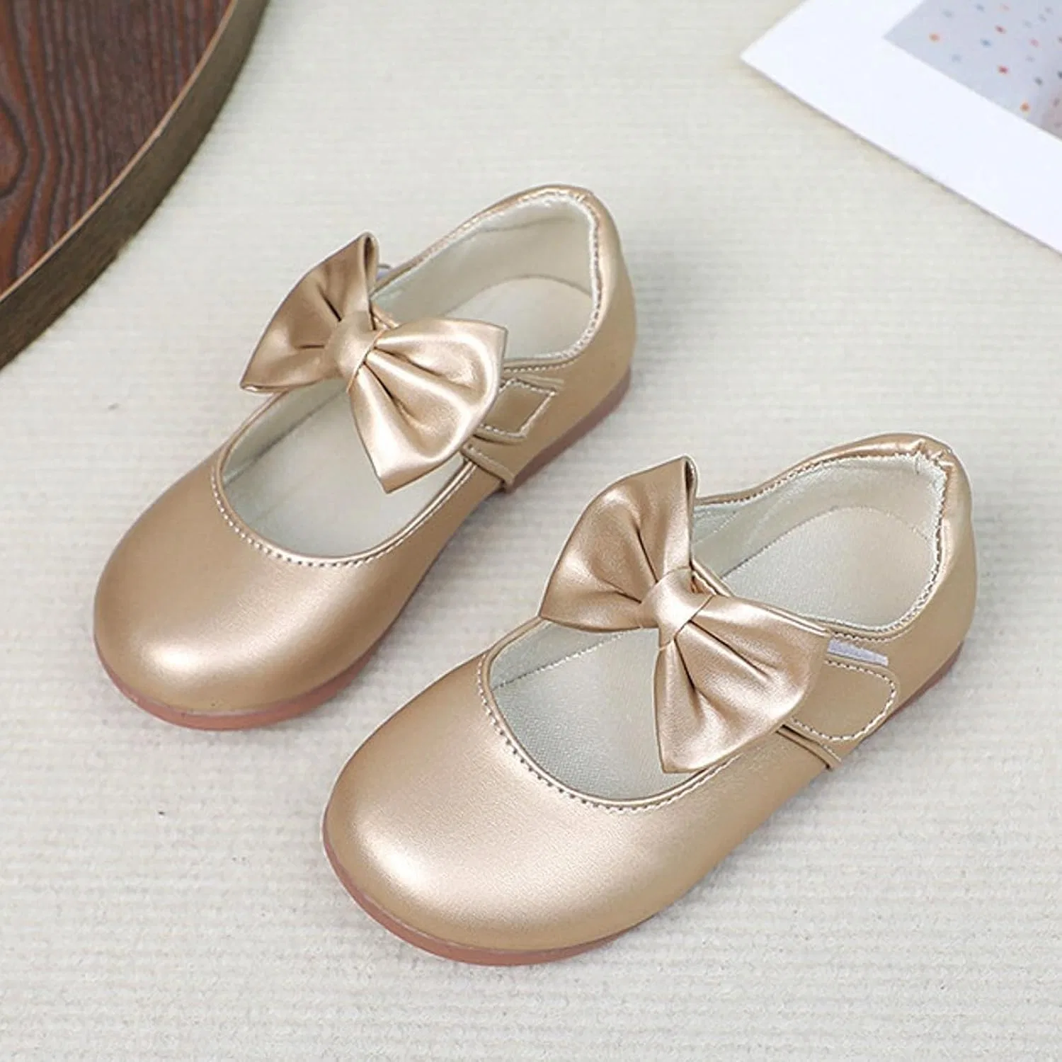 Детские балетки для девочек с бантом, модель Mary Jane Ballet Flats, Gold — фото 4