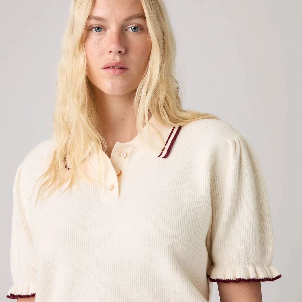 Очень мягкая летняя рубашка-поло с коротким рукавом Levi's, Cabernet Egret - White — фото 2