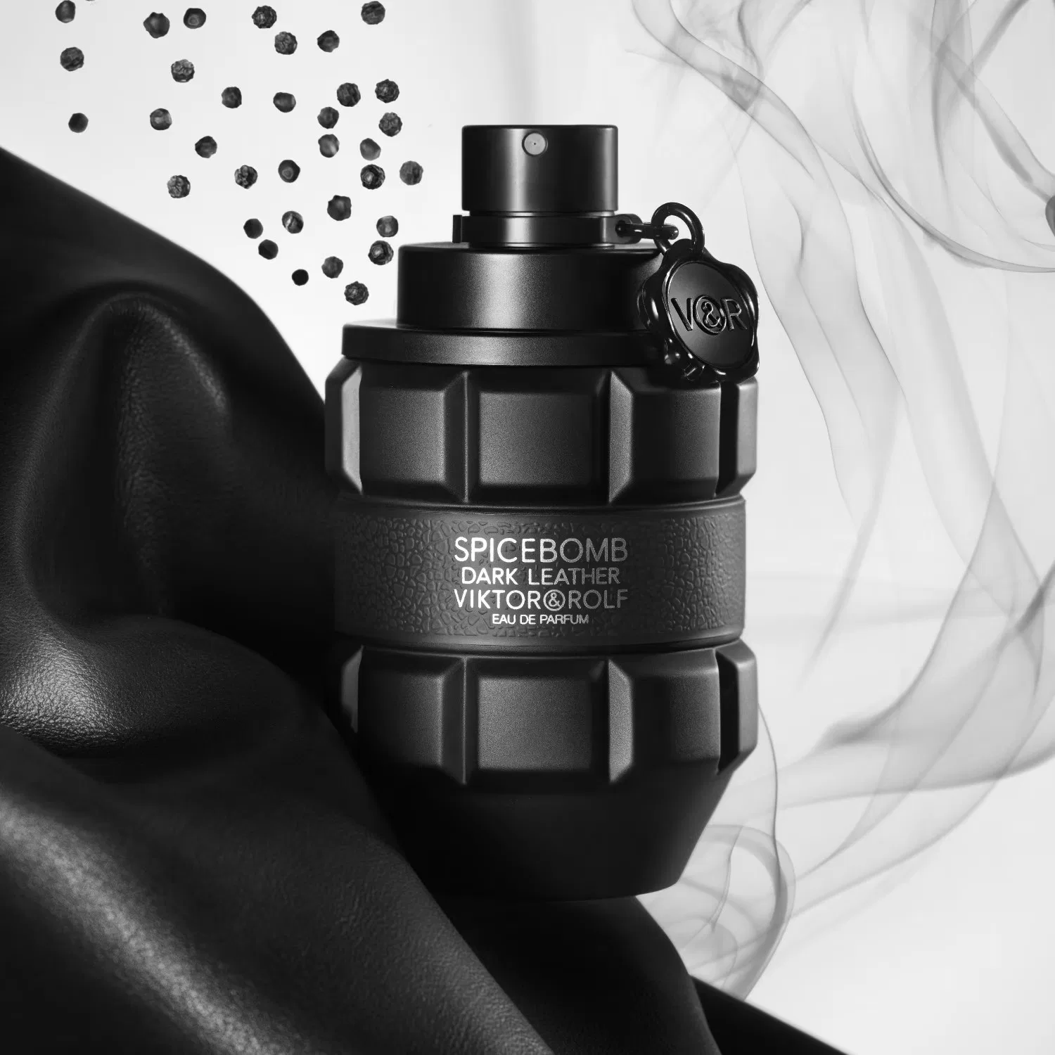 Парфюмерная вода 90 мл с ароматом Dark Leather VIKTOR & ROLF, Black Leather — фото 4