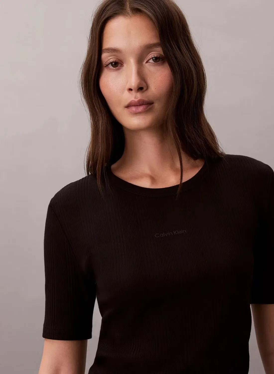 Футболка с коротким рукавом и рубчиком Calvin Klein, черный — фото 3