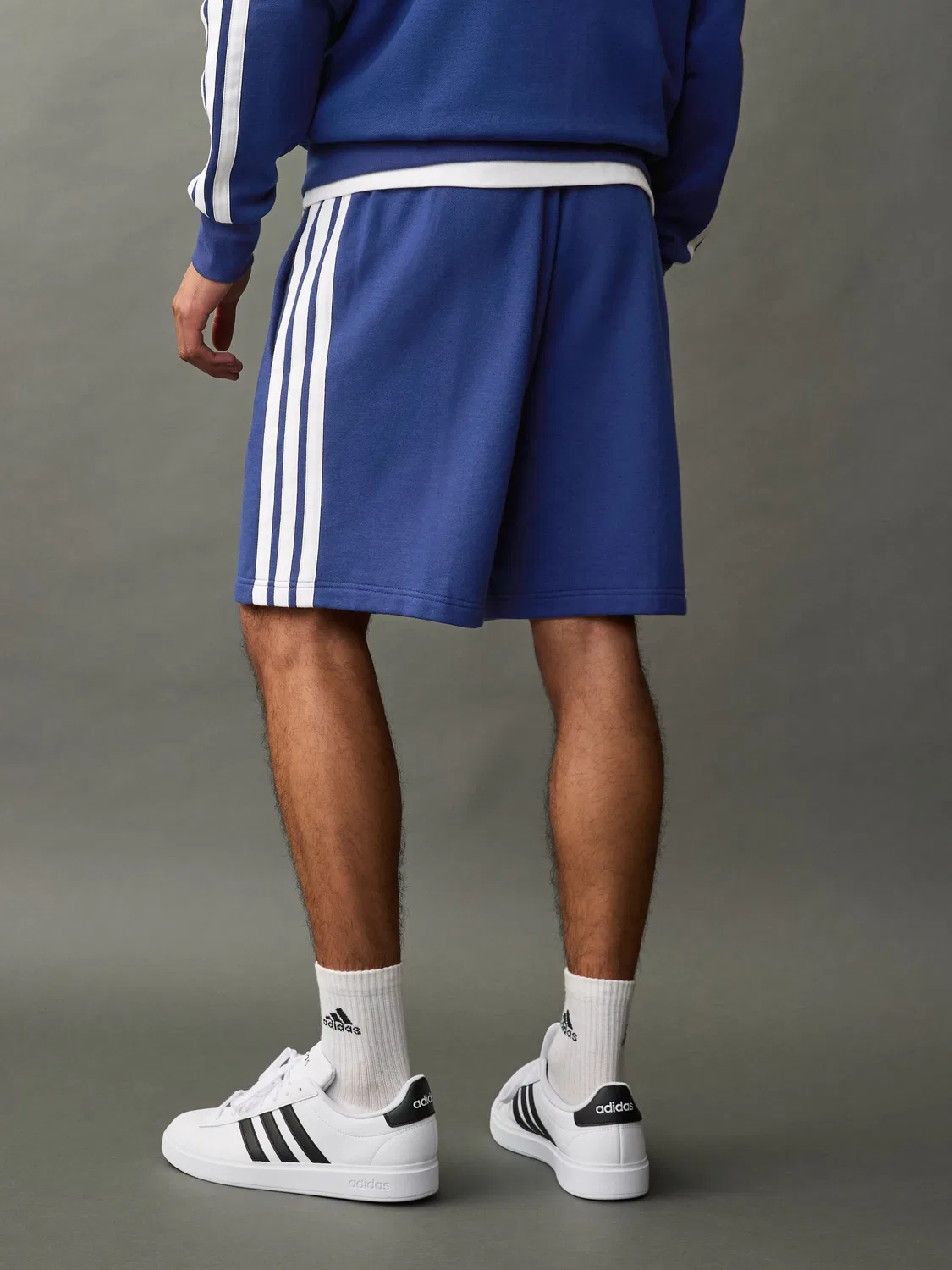 Шорты повседневные с тремя полосками adidas, синий — фото 3