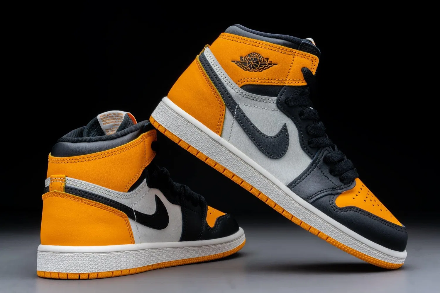 Детское кроссовки Jordan 1 Mid Sneaker Jordan, Taxi Black Sail — фото 3