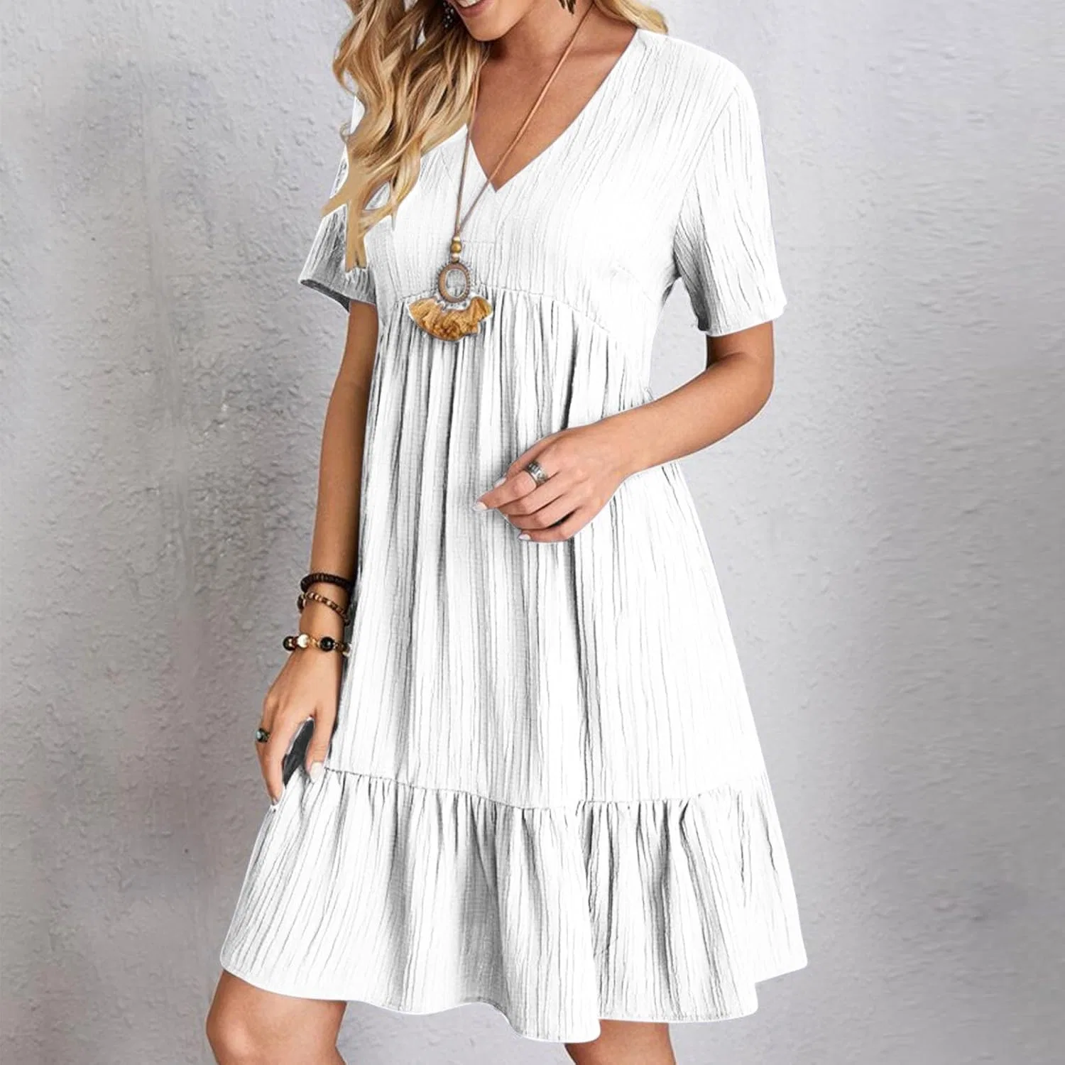 Женское летнее платье короткий рукав V-образный вырез с рюшами Smocked Swing Mini Dress, White — фото 2